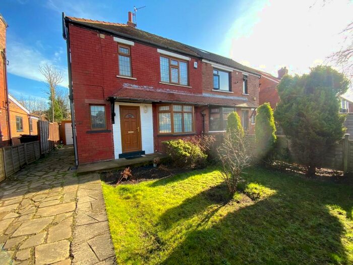 2 Bedroom House To Rent In Lawrence Road, Leeds, LS8