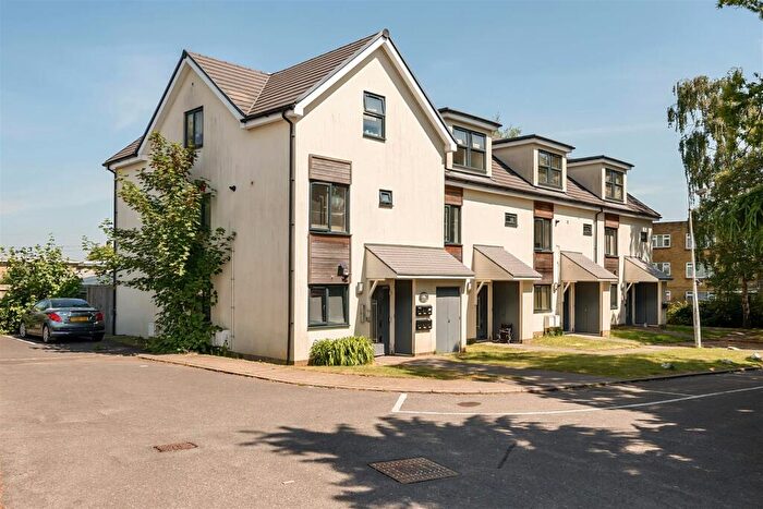 1 Bedroom Apartment To Rent In Applewood Close, Firs Close, Caterham, CR3