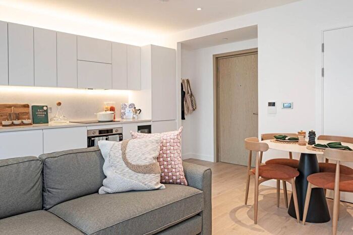 2 Bedroom Flat To Rent In Alma, New Drum Street, Aldgate, London, E1