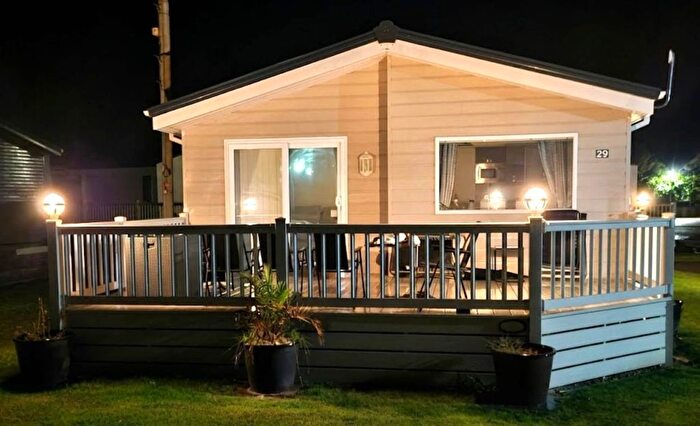 3 Bedroom Lodge For Sale In Dymchurch, Kent Reduced, TN29