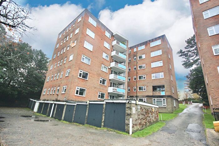 2 Bedroom Flat For Sale In Surrey Road, Bournemouth, BH4