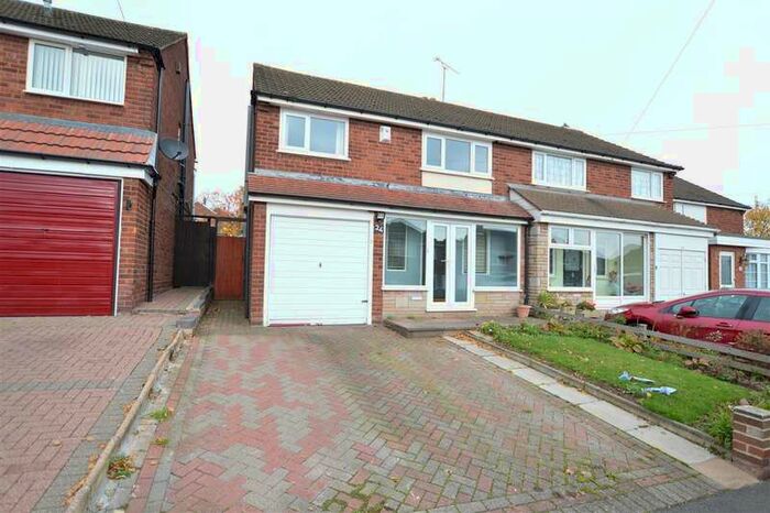 3 Bedroom Semi-Detached House To Rent In Waverley Avenue, Great Barr, Birmingham, B43
