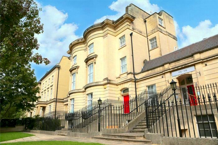 3 Bedroom Apartment To Rent In Kings Road, Reading, Berkshire, RG1