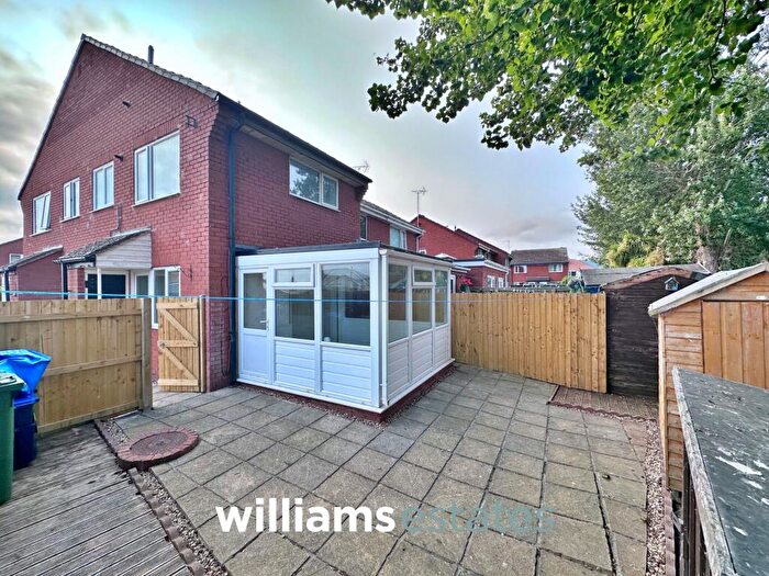 1 Bedroom Semi-Detached House For Sale In Glan Traeth, Prestatyn, LL19