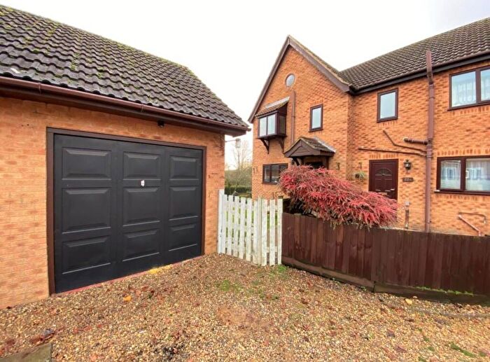 2 Bedroom End Of Terrace House For Sale In Hawthorn Bank, Spalding, PE11
