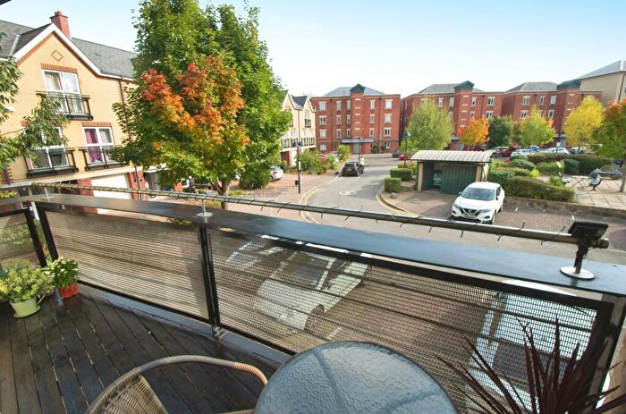 2 Bedroom Flat For Sale In Adventurers Quay, Cardiff, CF10