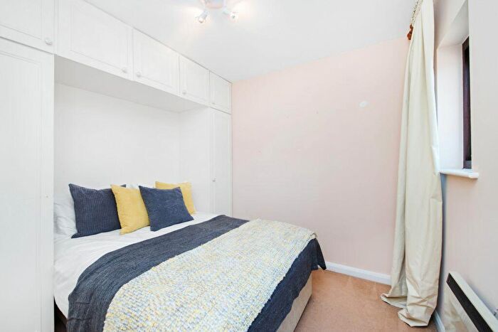 1 Bedroom Flat To Rent In Prospect Place, Wapping Wall, Wapping, E1W