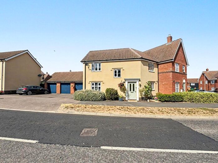 3 Bedroom Semi Detached House For Sale In Brooke Way, Stowmarket, IP14