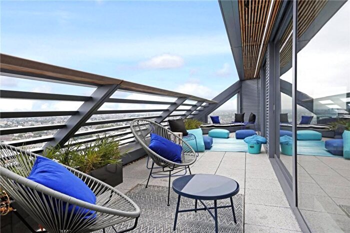 3 Bedroom Flat To Rent In Chronicle Tower, City Road, London, EC1V