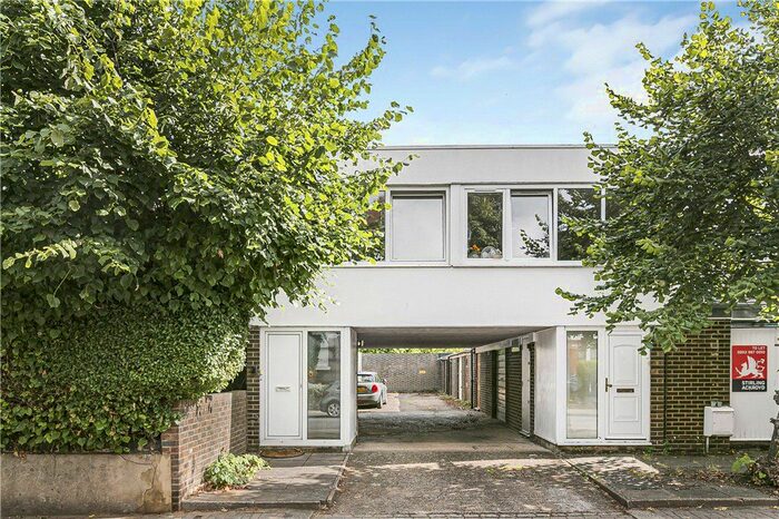 1 Bedroom Flat To Rent In Montserrat Road, Putney, SW15