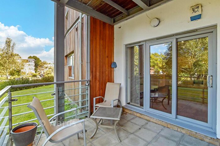 2 Bedroom Flat For Sale In Cornhill Place, Maidstone, Kent, ME15