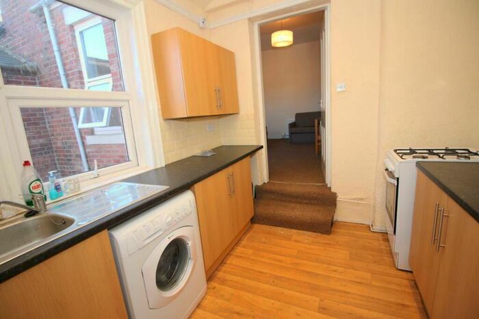 3 Bedroom Flat To Rent In Coniston Avenue, Jesmond, Newcastle Upon Tyne, NE2