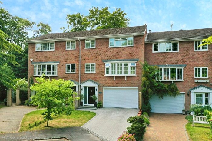 4 Bedroom Terraced House For Sale In Clevemede, Goring, Reading, Oxfordshire, RG8