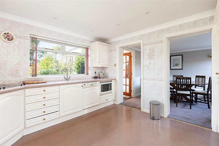 3 Bedroom Bungalow For Sale In High Street, Langford, SG18