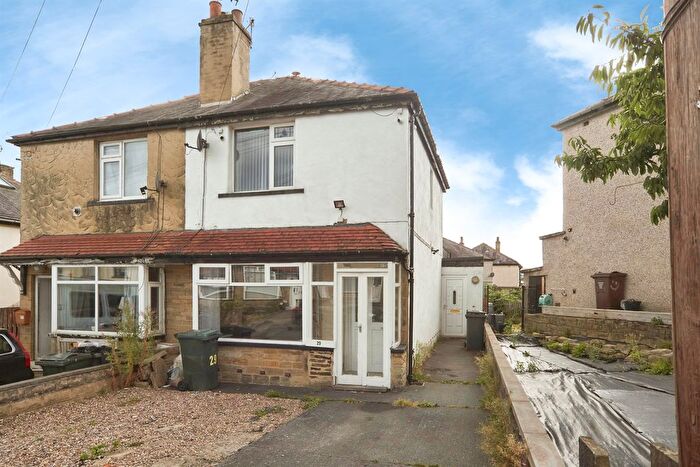 3 Bedroom Semi-Detached House For Sale In Grange Crescent, Riddlesden, Keighley, BD20