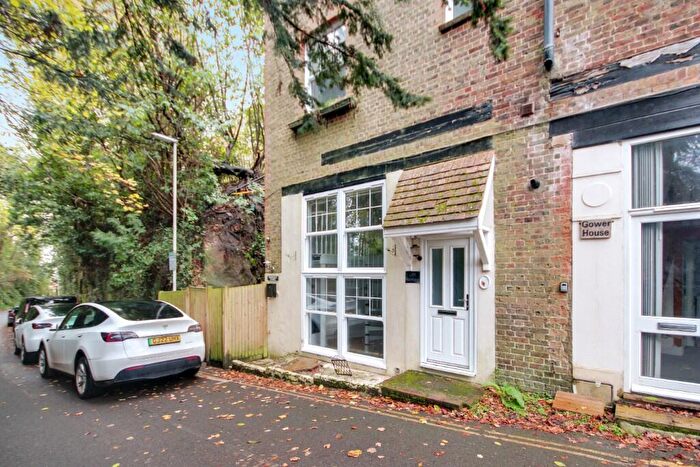 2 Bedroom Flat For Sale In Hermitage Lane, East Grinstead, West Sussex, RH19