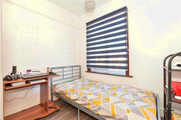 3 Bedroom Terraced House For Sale In Chatsworth Avenue, Cosham, Portsmouth, Hampshire, PO6