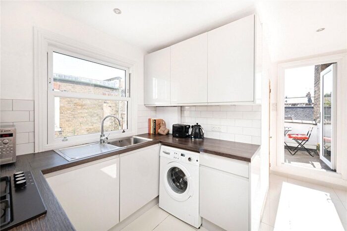 2 Bedroom Flat To Rent In Queenstown Road, Battersea, SW8