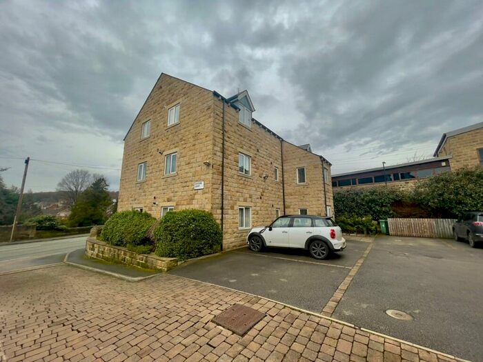 2 Bedroom Flat To Rent In The Square, Horsforth, Leeds, West Yorkshire, LS18