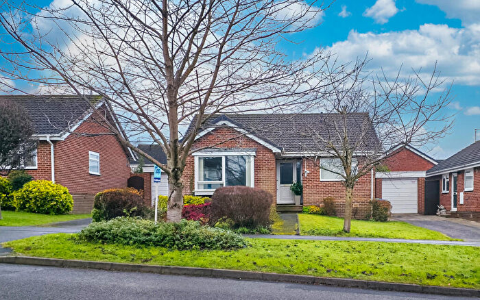 3 Bedroom Bungalow For Sale In Moorland View Road, Chesterfield, S40