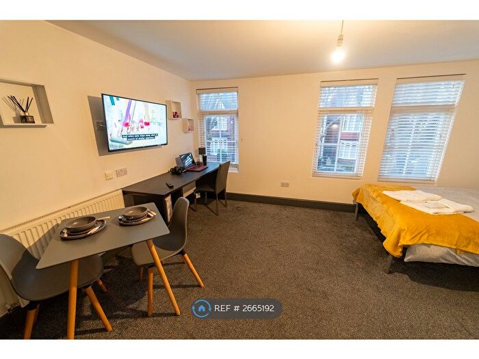 Studio To Rent In Hallewell Road, Birmingham, B16