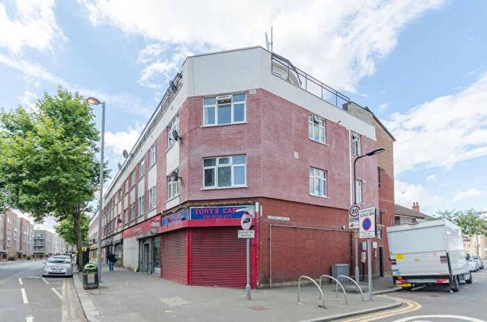 2 Bedroom Flat For Sale In High Road Leyton, Leyton, London, E10