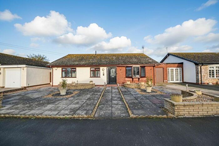 3 Bedroom Property For Sale In Maes Rhosyn, Towyn, LL22