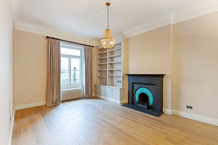 2 Bedroom Flat To Rent In Sussex Gardens, Lancaster Gate, W2
