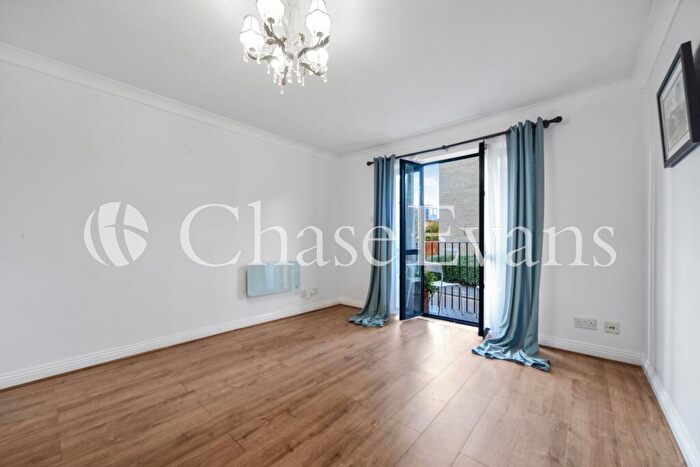 1 Bedroom Flat For Sale In Burrells Wharf, Canary Wharf, London, E14