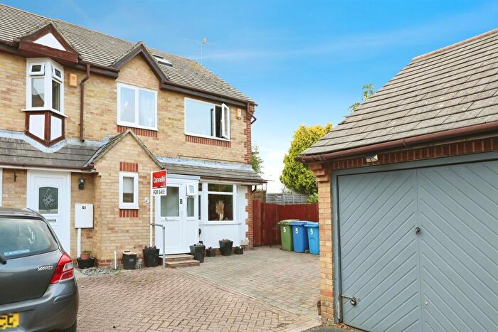 3 Bedroom Semi-Detached House For Sale In Todd Crescent, Kemsley, Sittingbourne, ME10