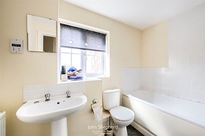 1 Bedroom Flat For Sale In Earlswood Way, Cannock, Staffordshire, WS11