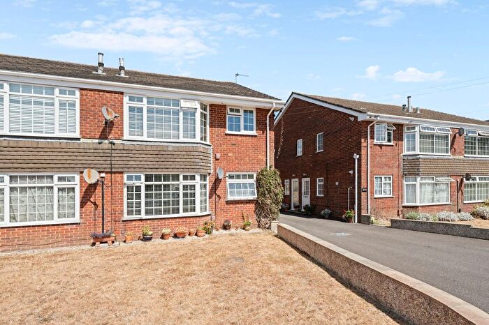 2 Bedroom Flat For Sale In Upper Road, Parkstone, Poole, BH12