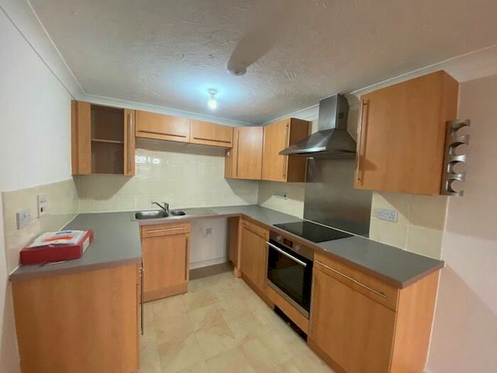 2 Bedroom Flat To Rent In Cwrt Boston, Cardiff, CF24
