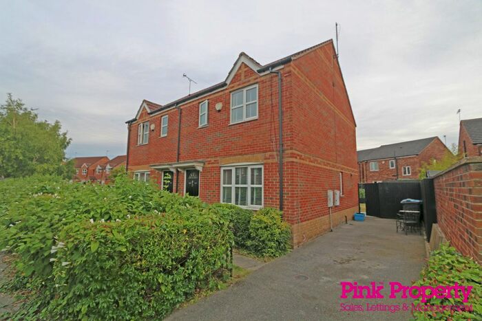 3 Bedroom Semi-Detached House To Rent In Hayton Grove, Hull, HU4