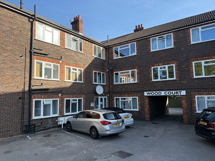 Studio To Rent In Wood Court, Woodbridge Hill, Guildford, Surrey, GU2