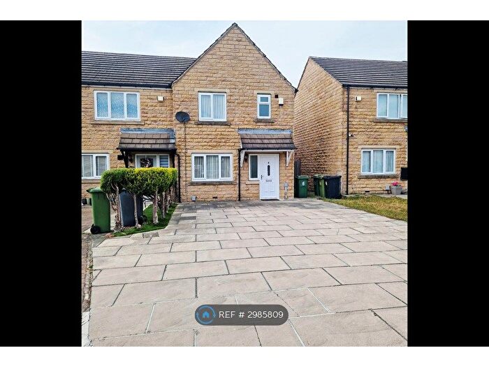 3 Bedroom End Of Terrace House To Rent In Warrenfield Court, Huddersfield, HD2