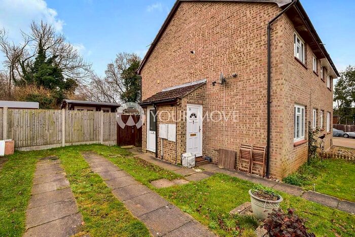 1 Bedroom End Of Terrace House To Rent In Tay Close, Chatham, Kent ME5