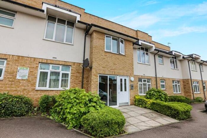 2 Bedroom Apartment To Rent In Sharps Court, SG4