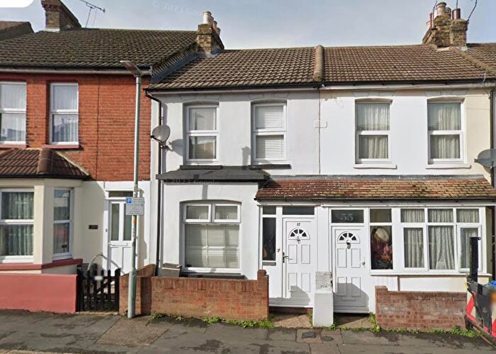 3 Bedroom Terraced House To Rent In Shakespeare Road, Gillingham, ME7