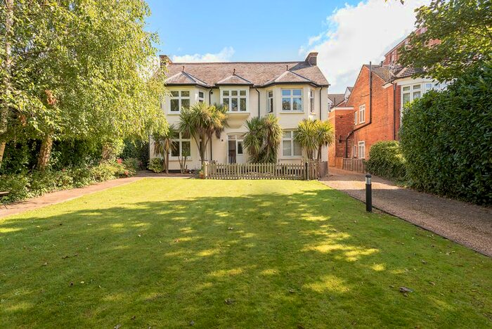 1 Bedroom Flat To Rent In Grosvenor Road, St. Albans, Hertfordshire, AL1