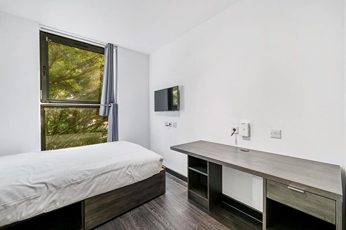 Studio To Rent In Gunnersbury Lane, Acton, W3