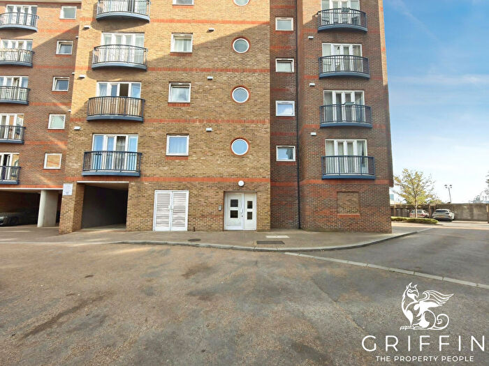 2 Bedroom Flat To Rent In Argent Street, Grays, RM17