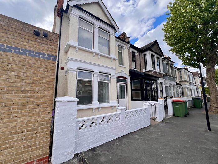 4 Bedroom Terraced House To Rent In Lathom Road, East Ham, E6