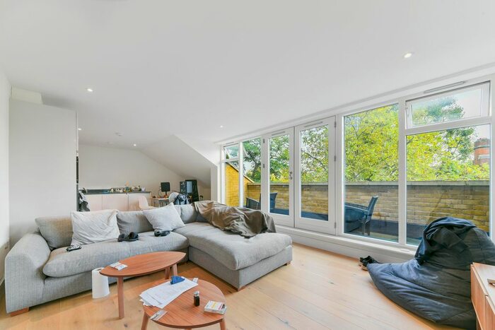 1 Bedroom Flat To Rent In Courland Grove, London, SW8