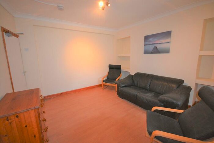 3 Bedroom House To Rent In Rodney Street, Sandfields, Swansea, SA1