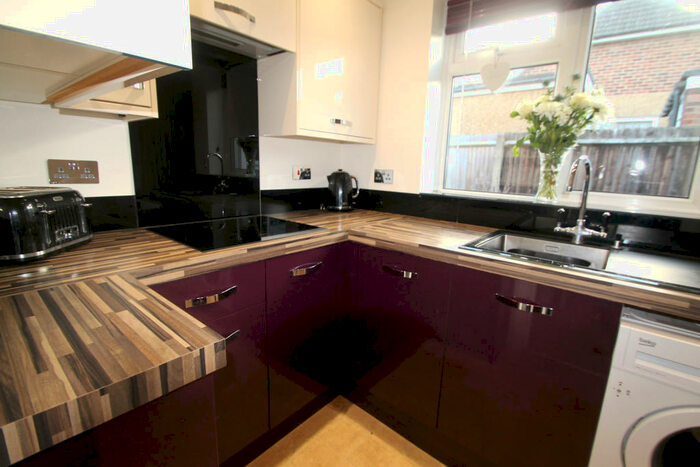 3 Bedroom Bungalow To Rent In Mosyer Drive, Orpington, BR5