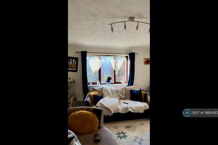 2 Bedroom Flat To Rent In Coxford Close, Southampton, SO16