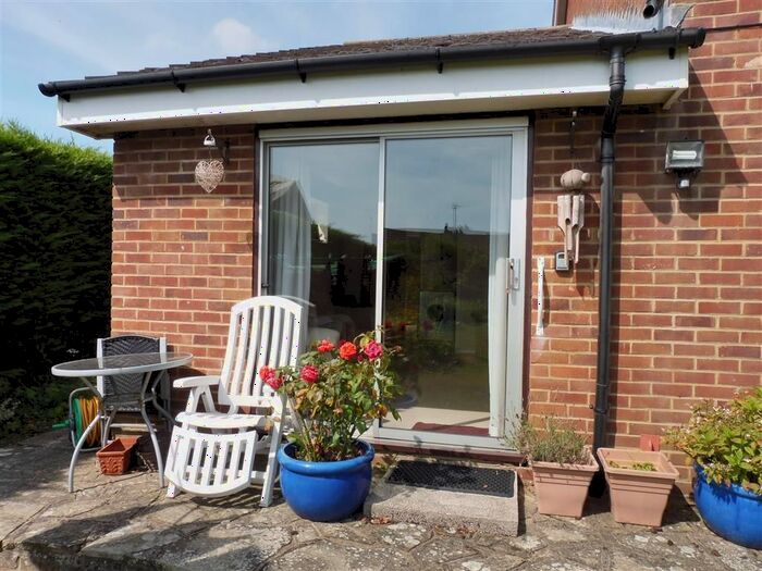 1 Bedroom Flat To Rent In Tally Ho Road, Shadoxhurst, Ashford, TN26