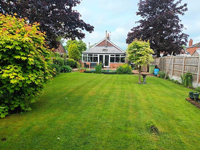 2 Bedroom Detached Bungalow For Sale In Brigg Road, South Kelsey, LN7