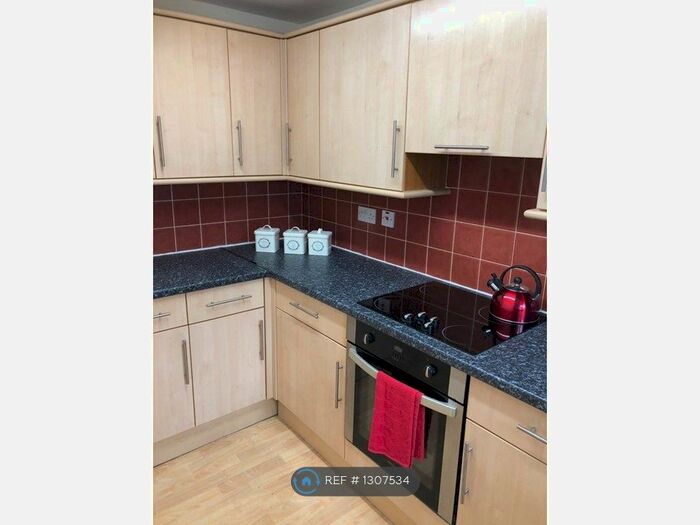 2 Bedroom Flat To Rent In Wellington Street, Wakefield WF2